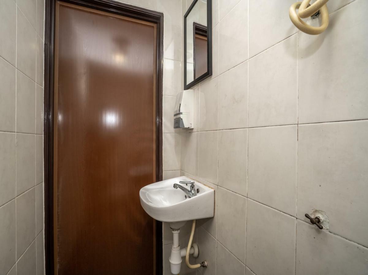 Oyo 1167 Rest And Go Hotel Кланг Екстер'єр фото