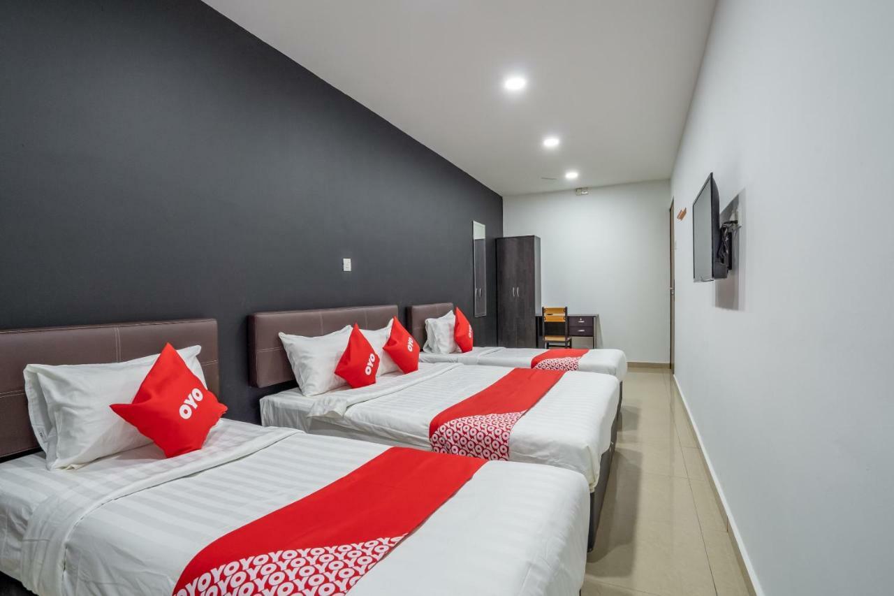 Oyo 1167 Rest And Go Hotel Кланг Екстер'єр фото