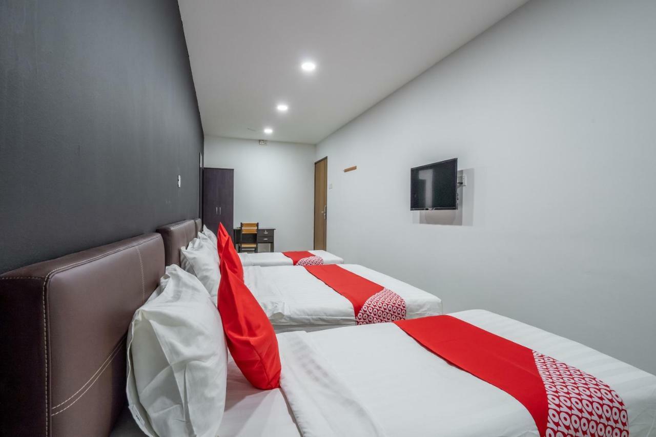 Oyo 1167 Rest And Go Hotel Кланг Екстер'єр фото