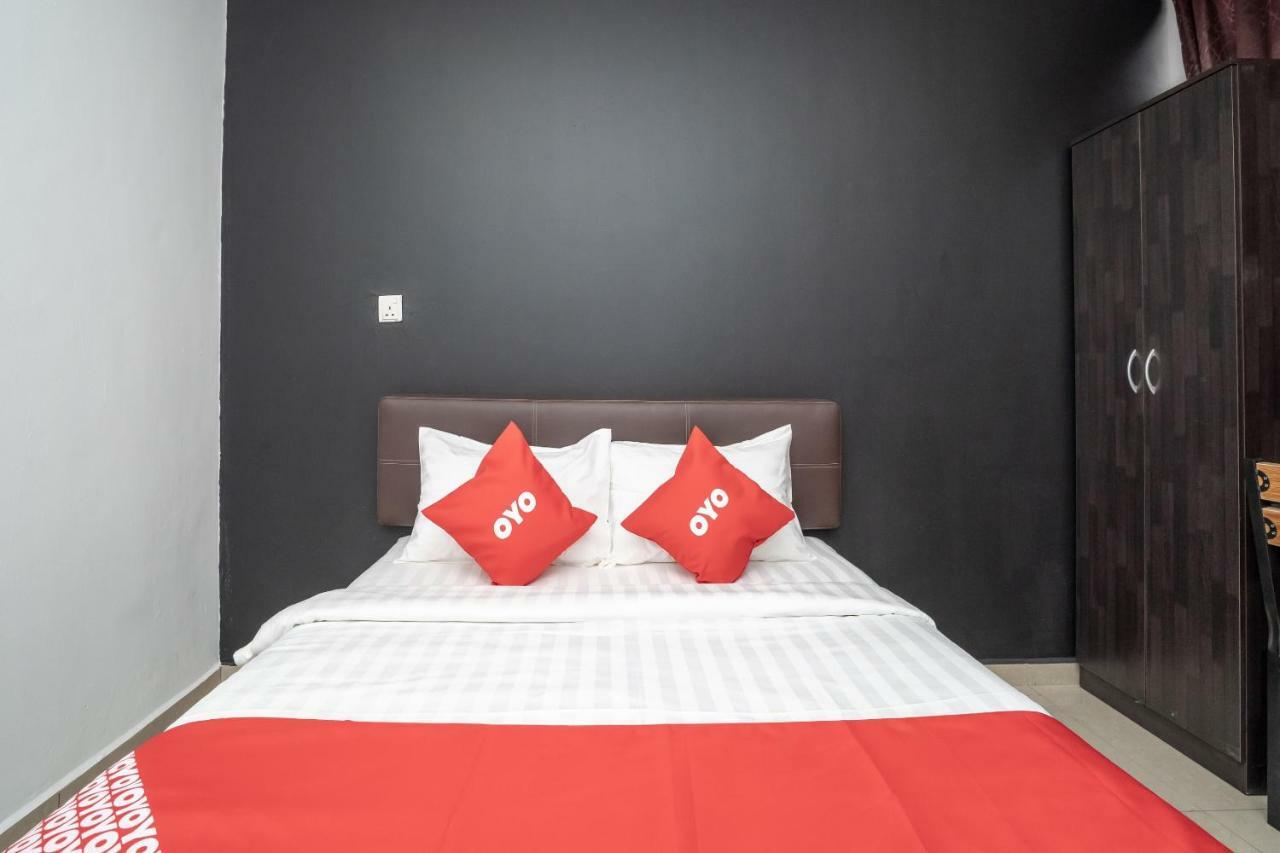 Oyo 1167 Rest And Go Hotel Кланг Екстер'єр фото